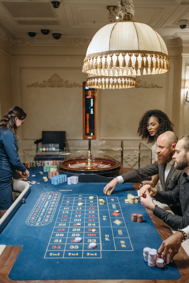 how to plan a casino night party